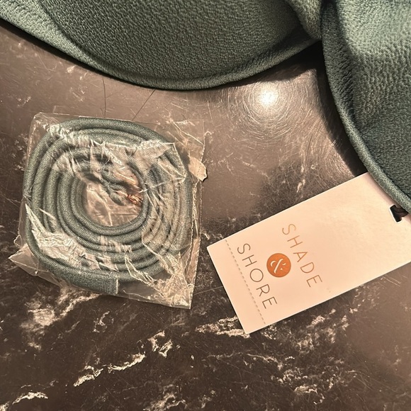 Shade & Shore green bandeau swim top w/ strap - Picture 2 of 8